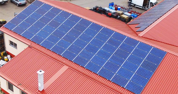 Metalldach-Solarmontage 100 kW
        